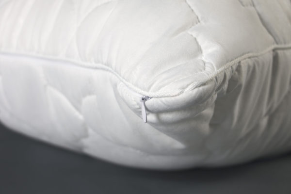 CHehol na molnii 600x400 - ПОДУШКА ХОЛЛОФАЙБЕР MIRTEX MICROFIBER/SILICONE
